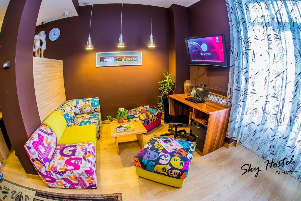 Sky Hostel Almaty Zimmer foto